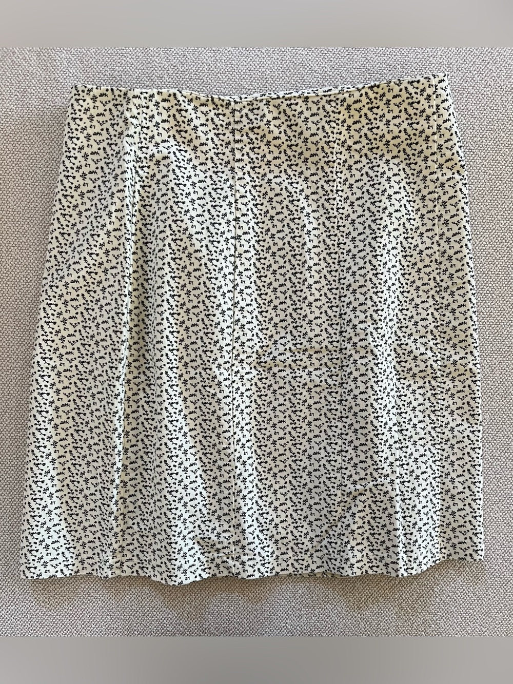 Women’s Altar’d State Cream Skirt / Delicate Black Pattern Size Small Mini